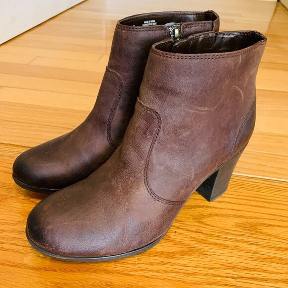 Women's ROCKPORT Brown Leather Zip Up Ankle Boots Booties Size 9 M - Picture 2 of 16